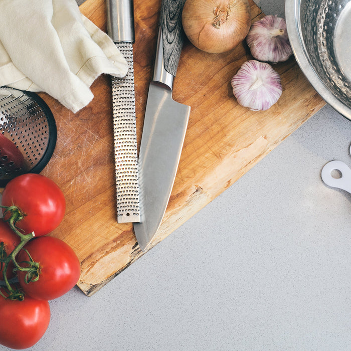 Good Kitchen Knives are a Must. What Makes a Good Kitchen Knife.