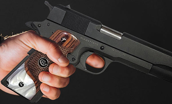 1911 Full Size Checkered Rosewood Grips Pearl Accent w/ Colt Black Medallion - WoodWorld of Texas