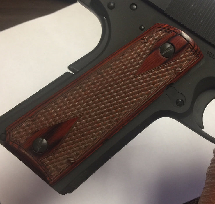 1911 Full Size Double Diamond Checkered Rosewood Grip