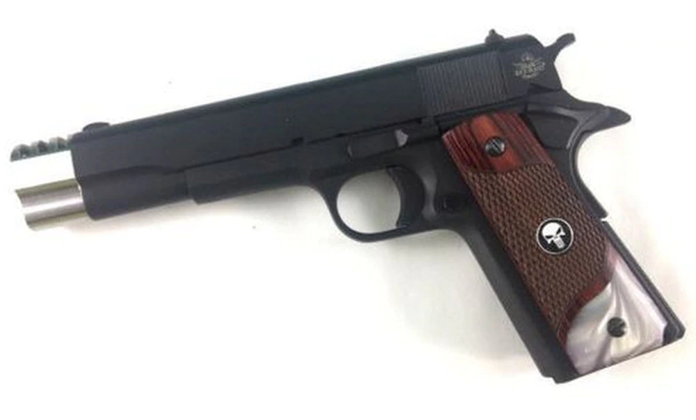 1911 Full Size Checkered Rosewood Grips Pearl Accent w/ Black Punisher Medallions